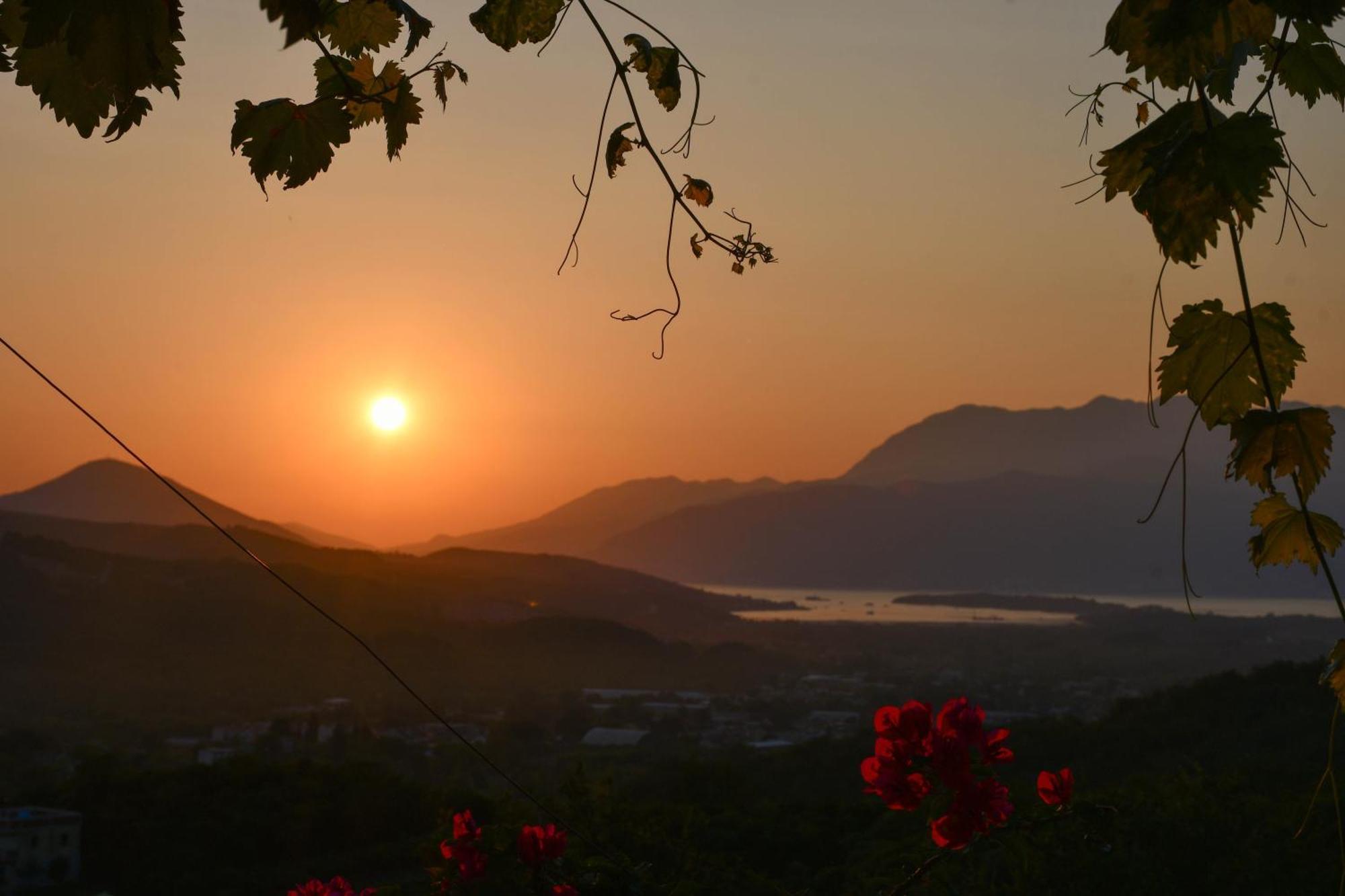 Raj Lägenhet Kotor Exteriör bild